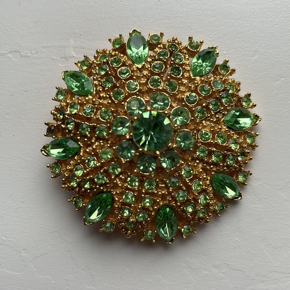 Albert Weiss Jewelry - Vintage Weiss green & gold Brooch